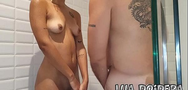  Tomei banho com o meu Marido Jr Doidera Que Mijou em mim, me comeu e me fez esguichar - Casaldoidera - Video Completo no Xvideos RED